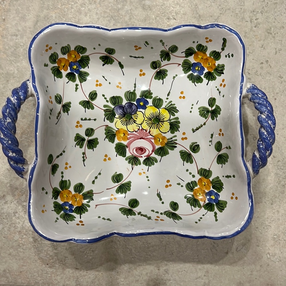 Vintage Italian Castelli Bowl signed by L. Pardi.